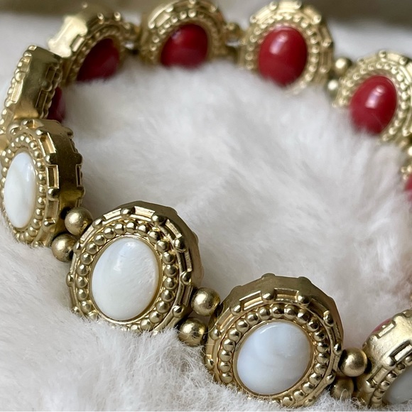 CHICOS | NYSSA Reversible Stretch Bracelet Crisp White Sultry Crimson Gold Tone - Picture 3 of 9
